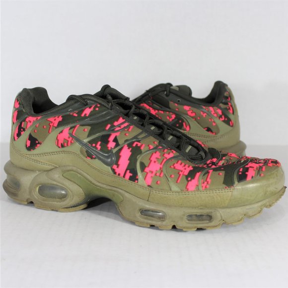air max plus digi camo olive
